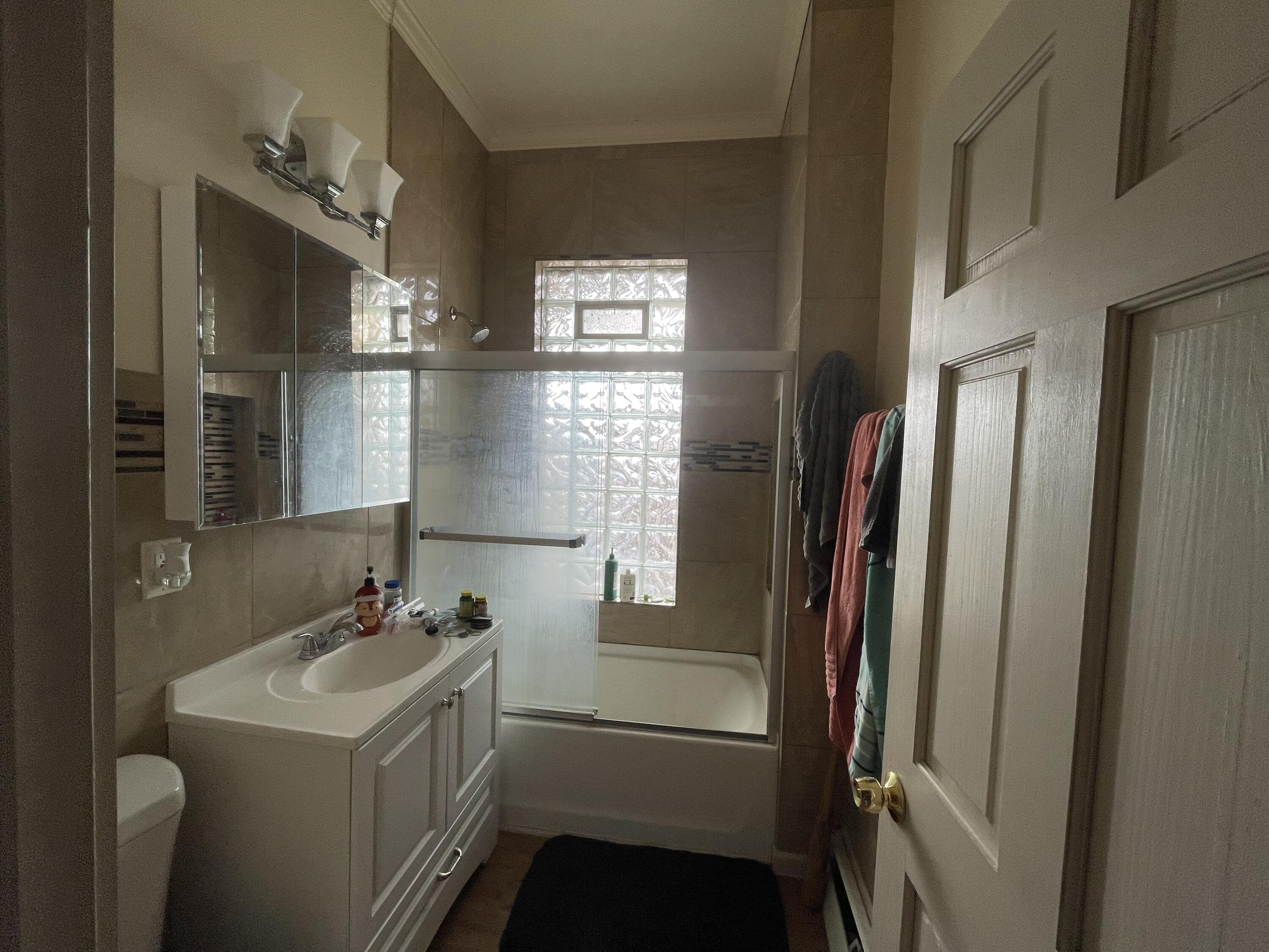 1305 North Milwaukee Street, Unit 1 Milwaukee, WI 53202 - Photo 4 of 16 Bathroom