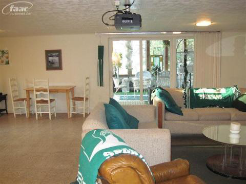 6025 Beecher Road Flint, MI 48532 - Photo 11 of 24 20220800-10.JPG