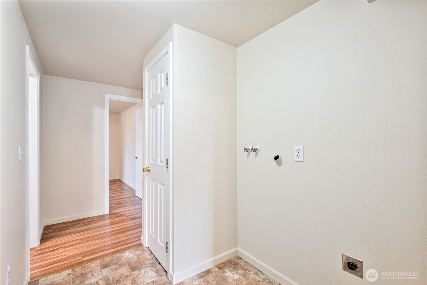 96 Dirk Lane Kelso, WA 98626 - Photo 6 of 13 a view of a hallway with wooden floor and closet
