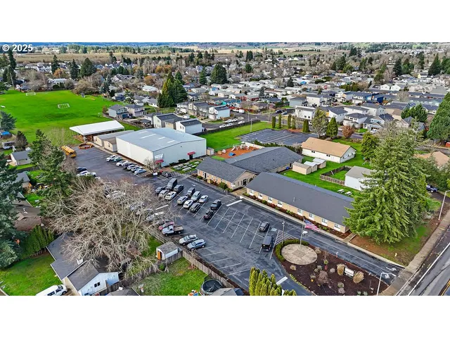 a picture of city view