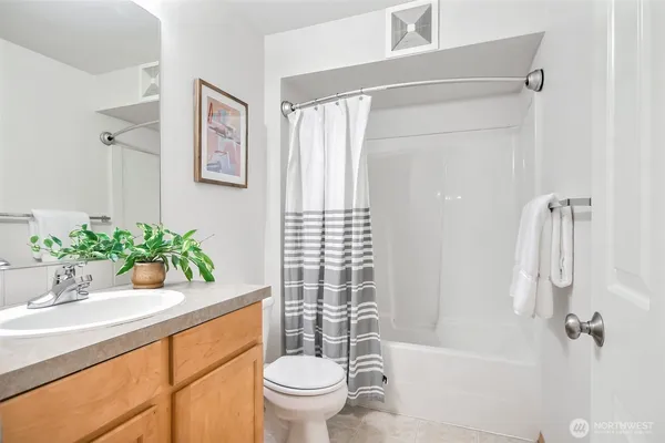 a bathroom with a toilet