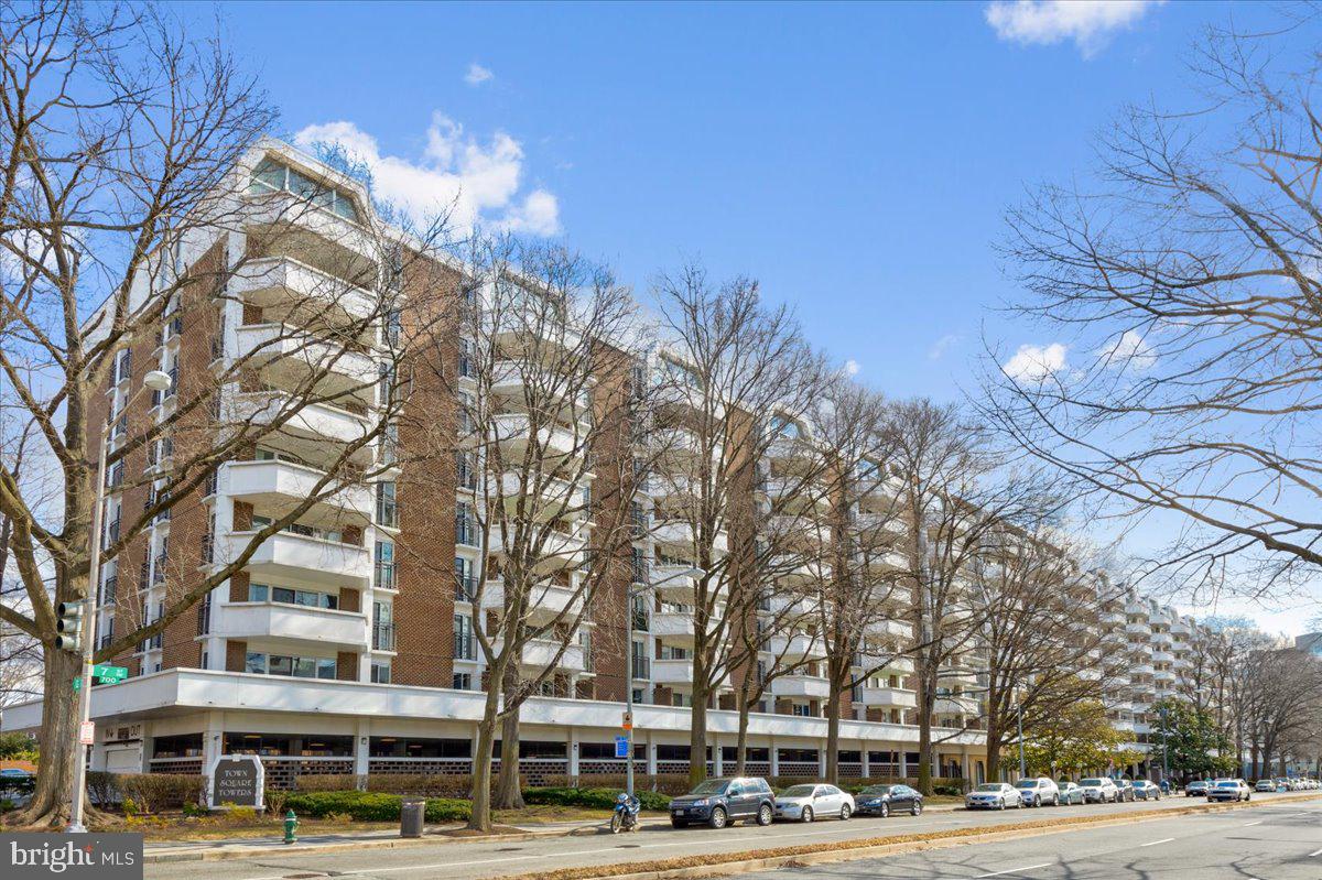 700 7th Street Southwest, Unit 419 Washington, DC 20024 - Photo 25 of 28