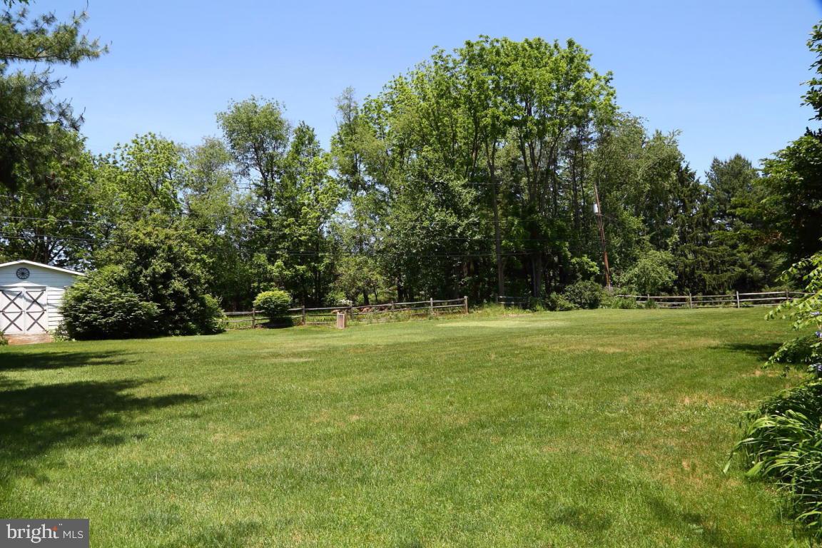 2449 Butter Road Lancaster, PA 17601 - Photo 3 of 29