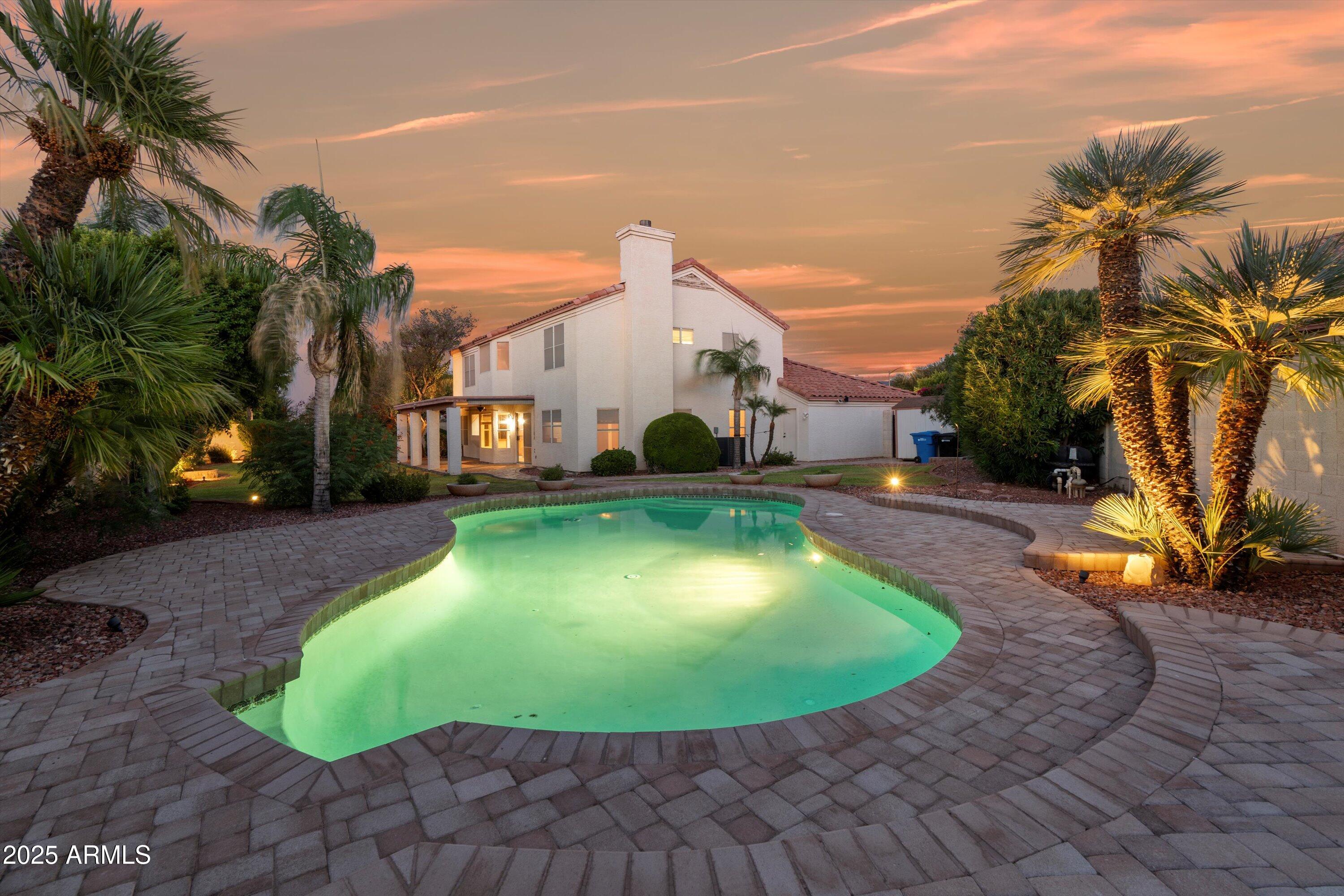 14019 North 29th Place Phoenix, AZ 85032 - Photo 7 of 92 40-Twilight