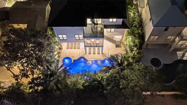 $5,500,000 | 129 McKinley Drive, Sarasota, FL 34236