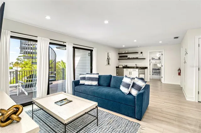 $5,500,000 | 129 McKinley Drive, Sarasota, FL 34236