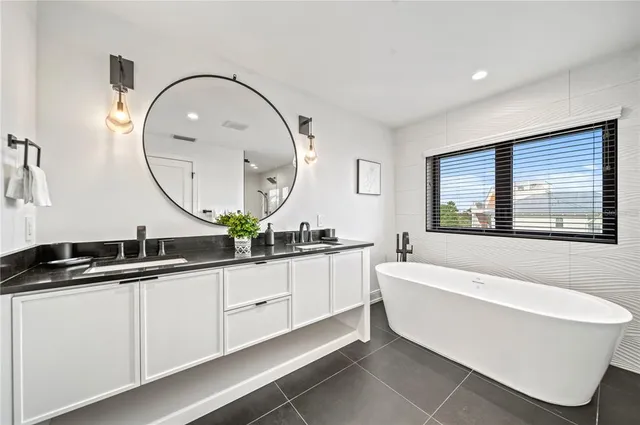 $5,500,000 | 129 McKinley Drive, Sarasota, FL 34236