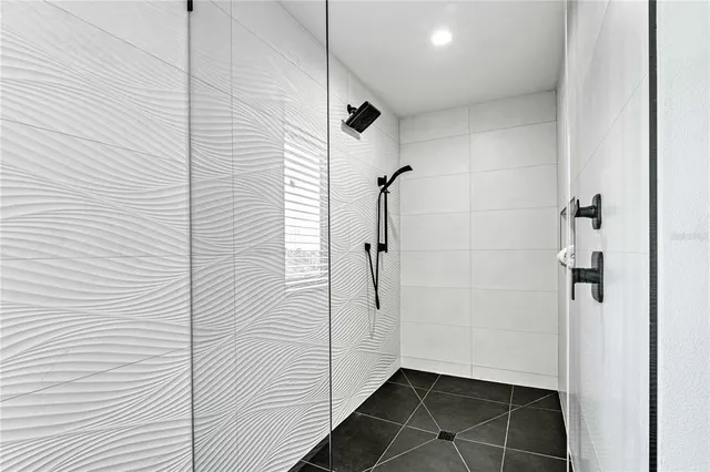 $5,500,000 | 129 McKinley Drive, Sarasota, FL 34236