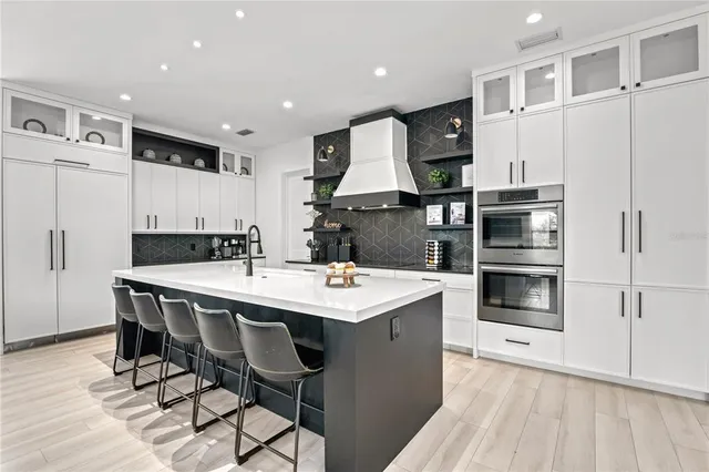 $5,500,000 | 129 McKinley Drive, Sarasota, FL 34236