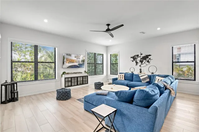 $5,500,000 | 129 McKinley Drive, Sarasota, FL 34236