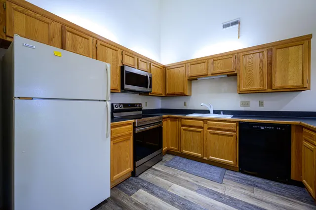 $265,000 | 9354 West Loomis Road, Unit 4, Franklin, WI 53132