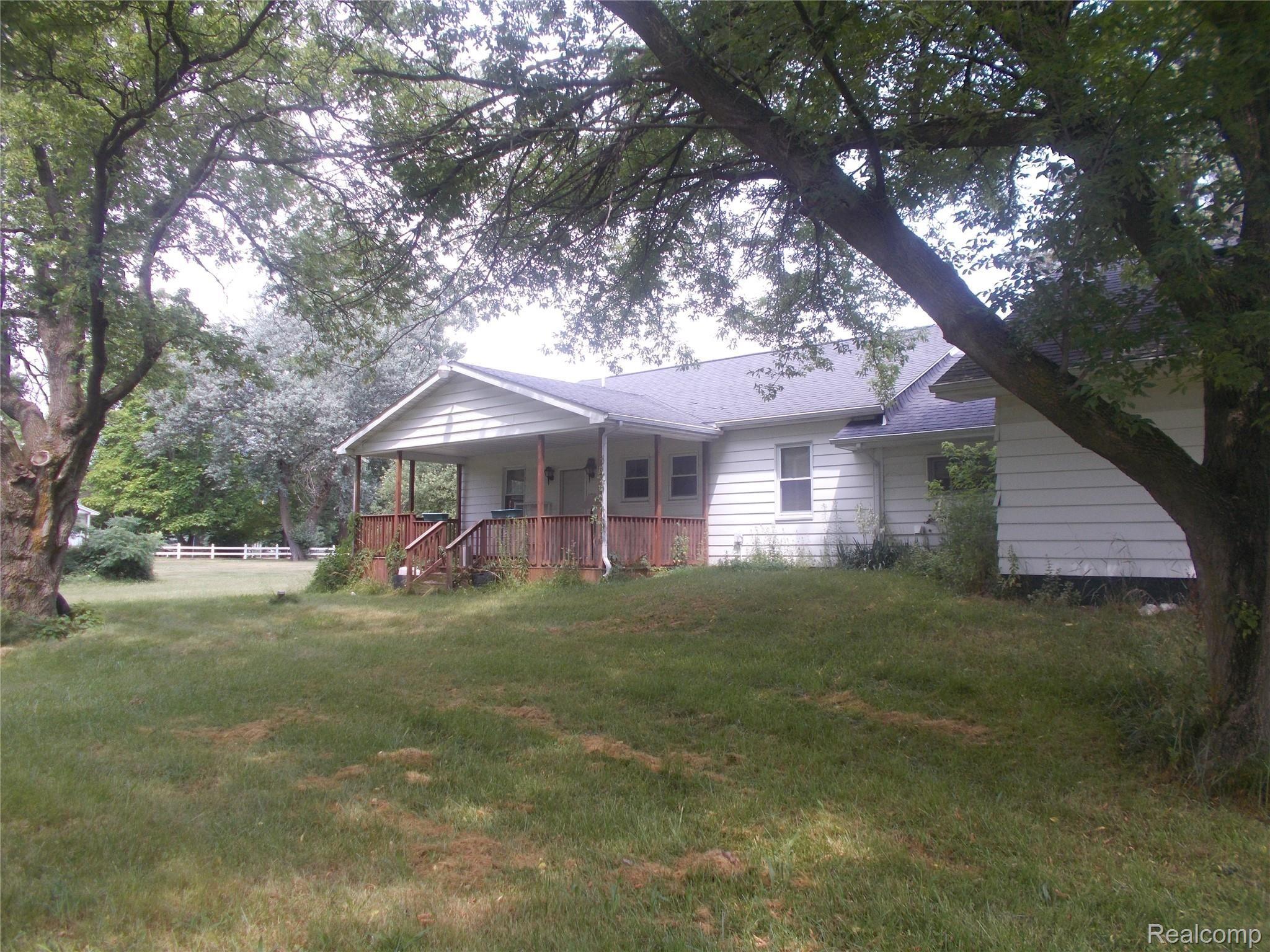 1343 West Frances Road Mount Morris, MI 48458 - Photo 2 of 4 DSCN0171.JPG