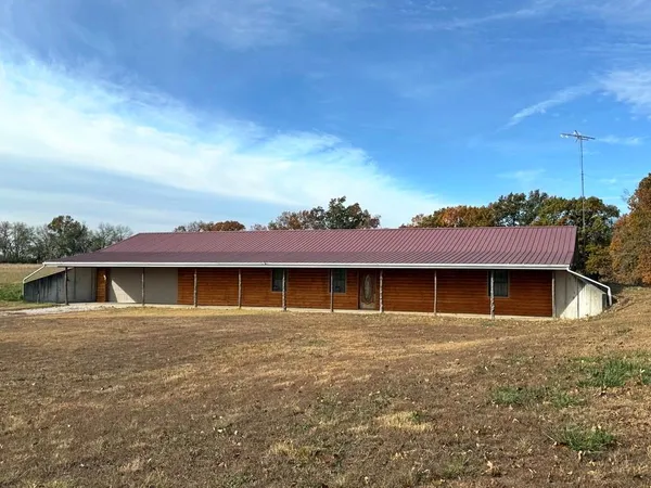 $375,000 | 4552 South 201 Road, El Dorado Springs, MO 64744
