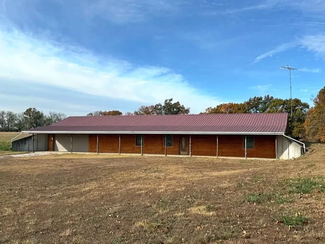 $375,000 | 4552 South 201 Road, El Dorado Springs, MO 64744