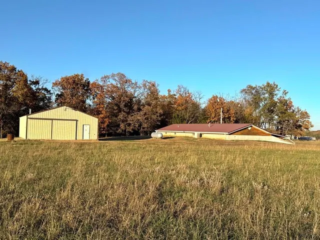 $375,000 | 4552 South 201 Road, El Dorado Springs, MO 64744