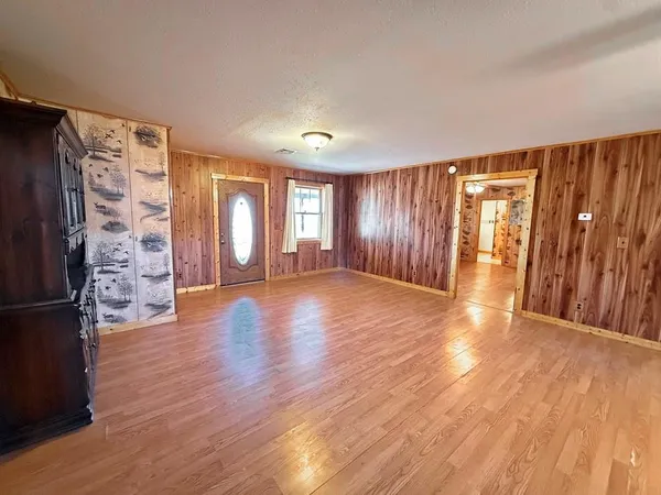 $375,000 | 4552 South 201 Road, El Dorado Springs, MO 64744