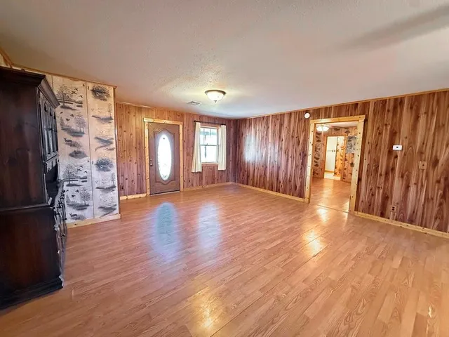 $375,000 | 4552 South 201 Road, El Dorado Springs, MO 64744