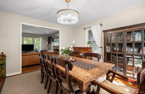 $1,200,000 | 8 Burton Road, Larchmont, NY 10538