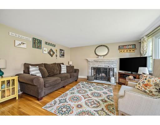 27 Frank Road Weymouth, MA 02191 - Photo 5 of 22 Gallery Image 5