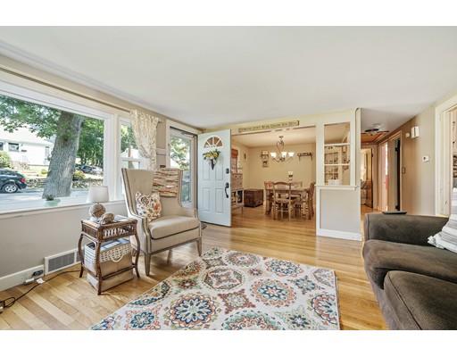 27 Frank Road Weymouth, MA 02191 - Photo 6 of 22 Gallery Image 6