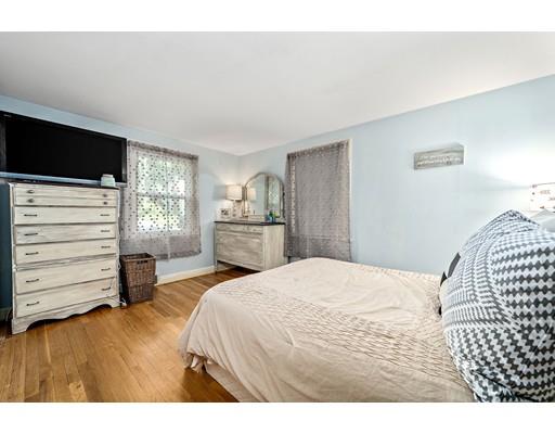 27 Frank Road Weymouth, MA 02191 - Photo 8 of 22 Gallery Image 8