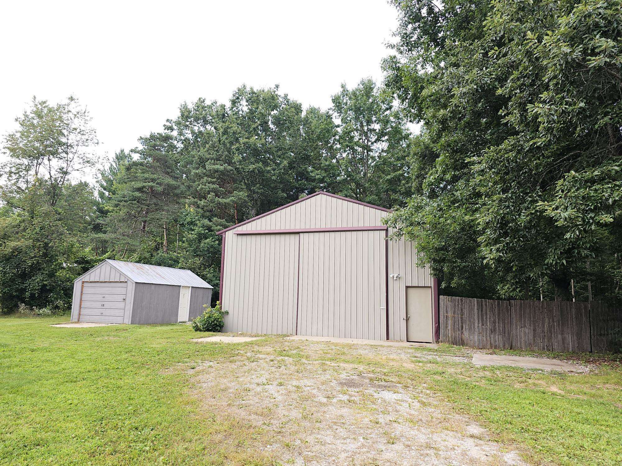 1697 East Chippewa River Road Midland, MI 48640 - Photo 37 of 39 Gallery Image 37
