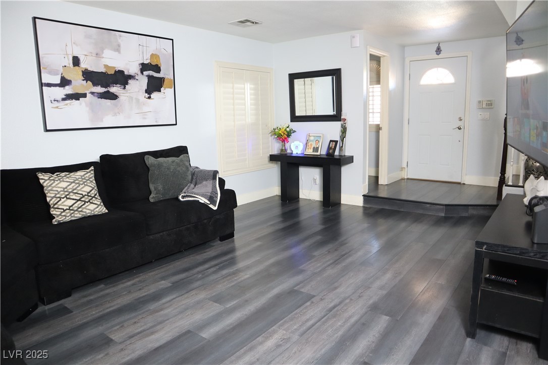 1482 Flintrock Road Henderson, NV 89014 - Photo 5 of 18