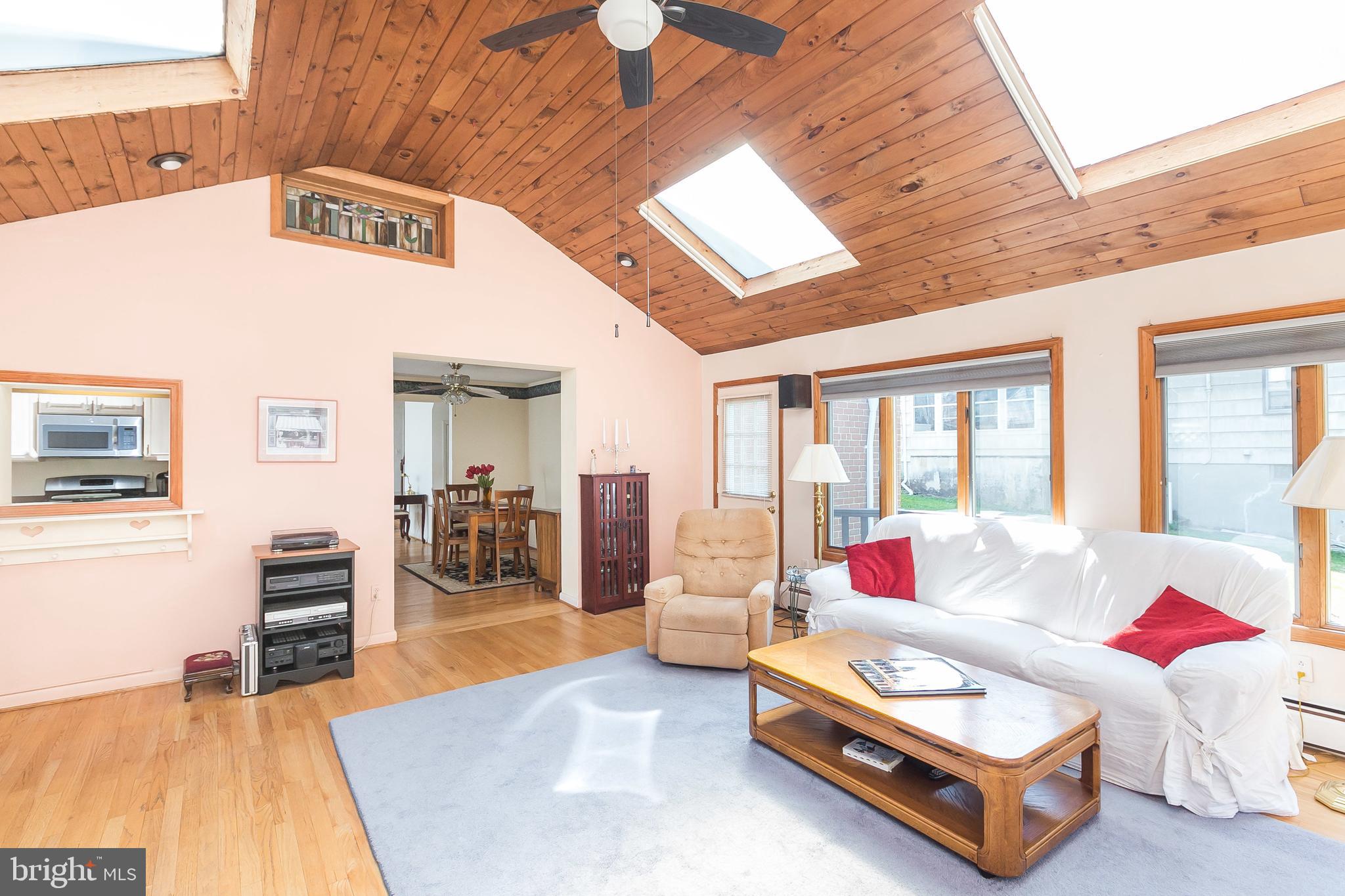 2826 Cub Hill Road Baltimore, MD 21234 - Photo 22 of 61 Family Room
