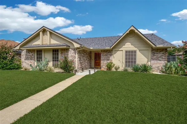 $450,000 | 106 Creekside Lane, Coppell, TX 75019