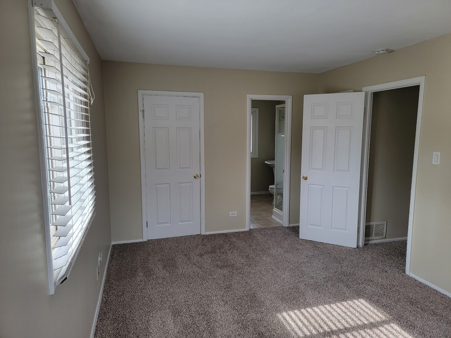 1935 Ashley Road Hoffman Estates, IL 60169 - Photo 20 of 28