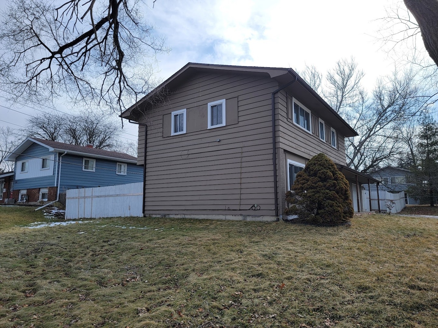 1935 Ashley Road Hoffman Estates, IL 60169 - Photo 4 of 28 a view of a house with a yard