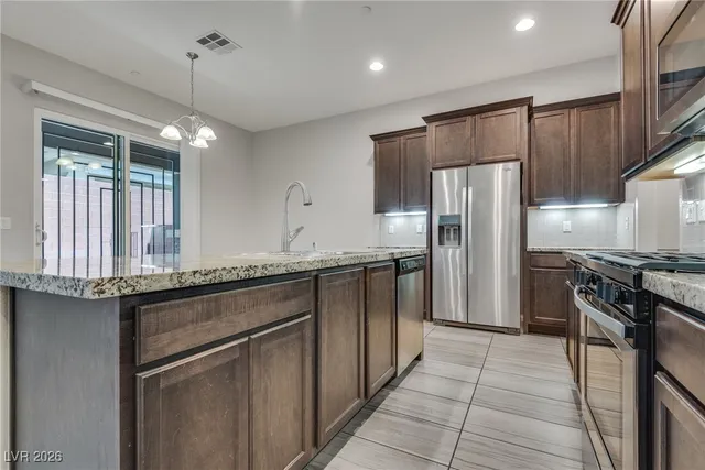 $2,400 | 10372 Pescado Lane, Las Vegas, NV 89135