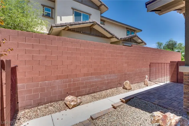 $2,400 | 10372 Pescado Lane, Las Vegas, NV 89135