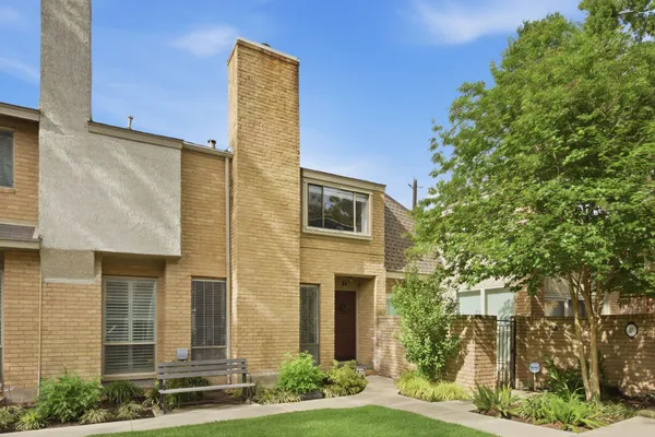 $365,000 | 12625 Memorial Drive, Unit 51, Houston, TX 77024