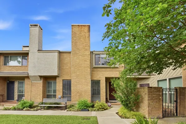 $365,000 | 12625 Memorial Drive, Unit 51, Houston, TX 77024