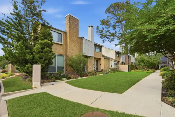 $365,000 | 12625 Memorial Drive, Unit 51, Houston, TX 77024