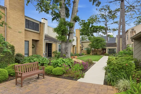 $365,000 | 12625 Memorial Drive, Unit 51, Houston, TX 77024