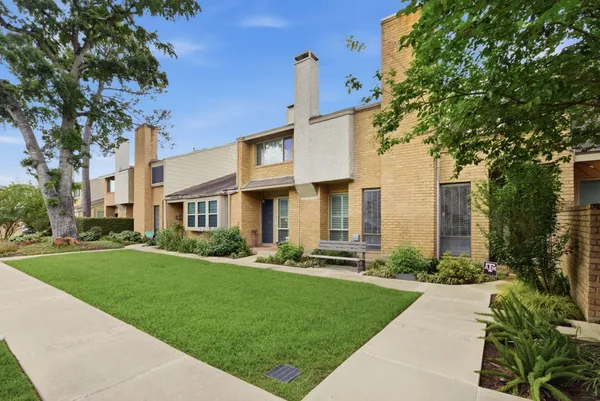 $365,000 | 12625 Memorial Drive, Unit 51, Houston, TX 77024