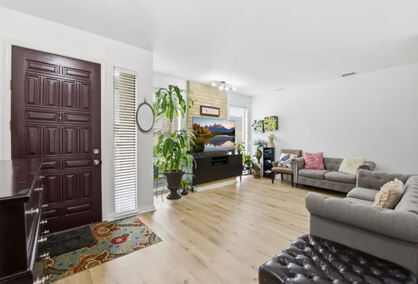 $365,000 | 12625 Memorial Drive, Unit 51, Houston, TX 77024