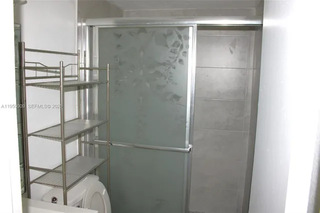 $1,900 | 17101 Northwest 57th Avenue, Unit 319, Miami Gardens, FL 33055