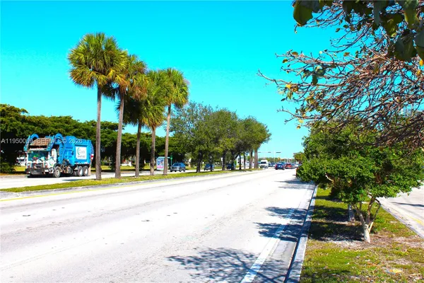 $1,900 | 17101 Northwest 57th Avenue, Unit 319, Miami Gardens, FL 33055