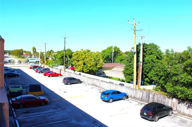 $1,900 | 17101 Northwest 57th Avenue, Unit 319, Miami Gardens, FL 33055