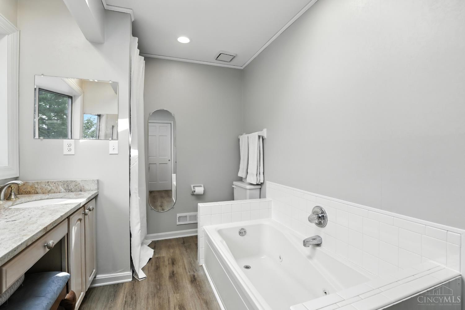 9508 Hopewell Road Cincinnati, OH 45249 - Photo 23 of 42 Gallery Image 23