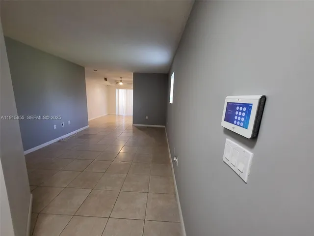 a view of entryway of the house