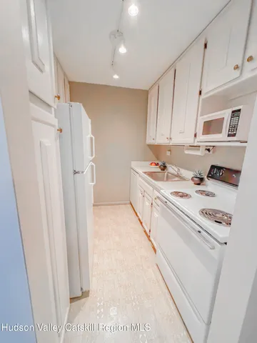 $124,999 | 160 Academy Street, Unit 6C, Poughkeepsie, NY 12601