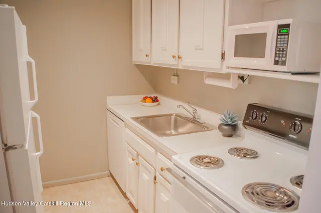 $124,999 | 160 Academy Street, Unit 6C, Poughkeepsie, NY 12601