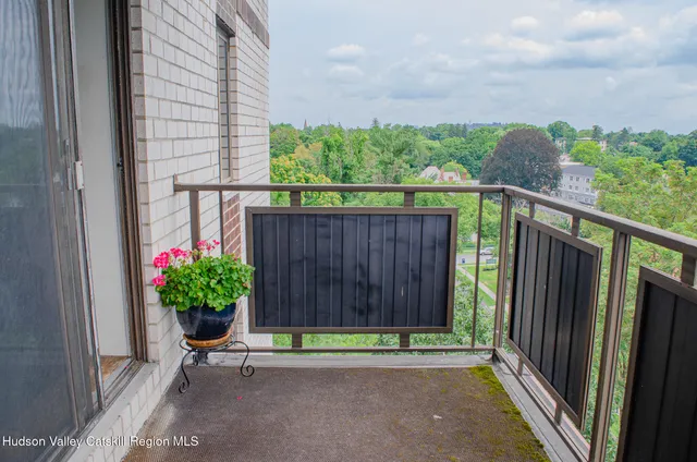 $124,999 | 160 Academy Street, Unit 6C, Poughkeepsie, NY 12601