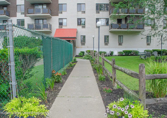 $124,999 | 160 Academy Street, Unit 6C, Poughkeepsie, NY 12601