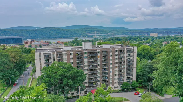 $124,999 | 160 Academy Street, Unit 6C, Poughkeepsie, NY 12601