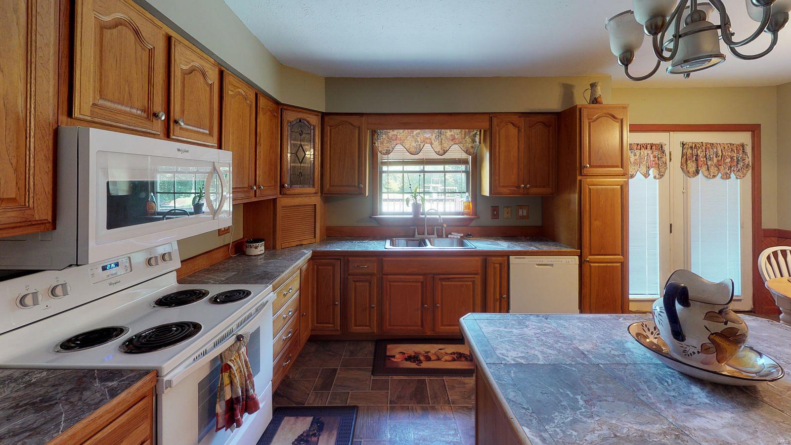 9348 Walker Road Shipman, IL 62685 - Photo 13 of 55